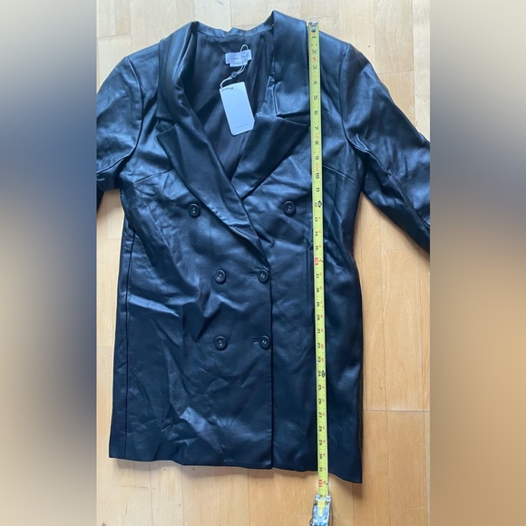 Lovers + Friends Faux Leather Trench Coat NWT Size Small - Picture 6 of 7